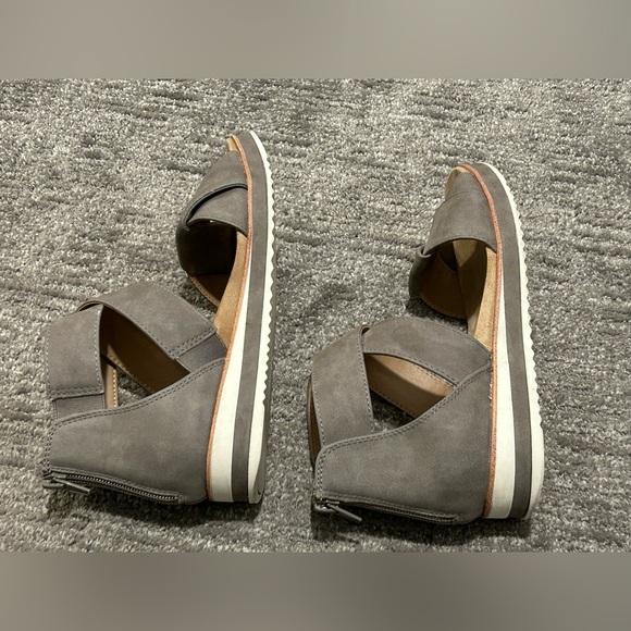 Life stride strap sandal with ankle zip - Picture 2 of 5